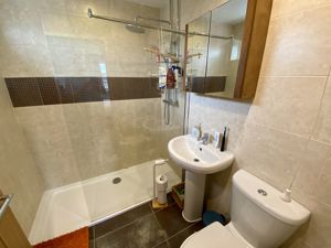 En-Suite- click for photo gallery